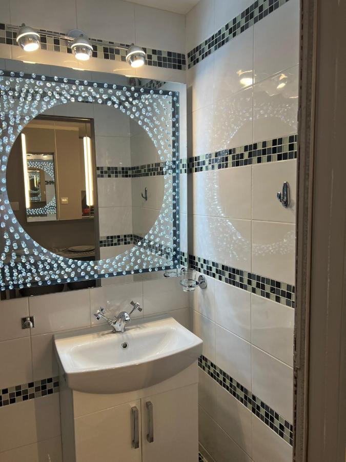 Apartment Luxe Free Wifi, Free Parking, Free Netflix Friern Barnet Exterior foto