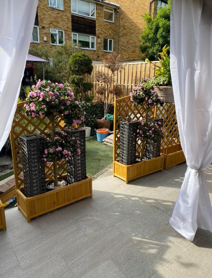 Apartment Luxe Free Wifi, Free Parking, Free Netflix Friern Barnet Exterior foto